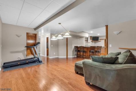 8 Steeplechase Lane Franklin NJ 08802