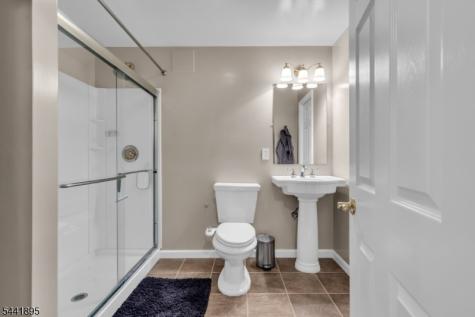 8 Steeplechase Lane Franklin NJ 08802
