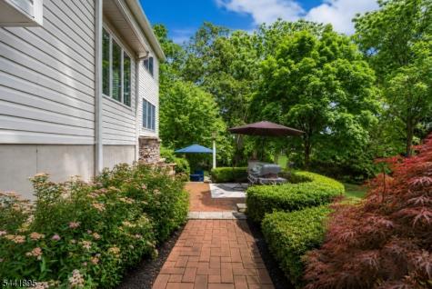 8 Steeplechase Lane Franklin NJ 08802