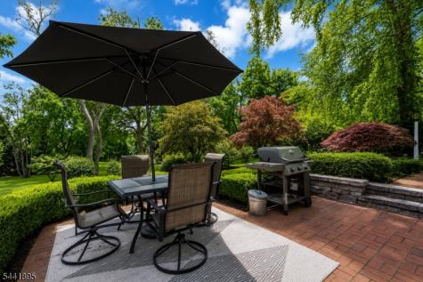 8 Steeplechase Lane Franklin NJ 08802