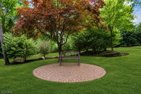 8 Steeplechase Lane Franklin NJ 08802