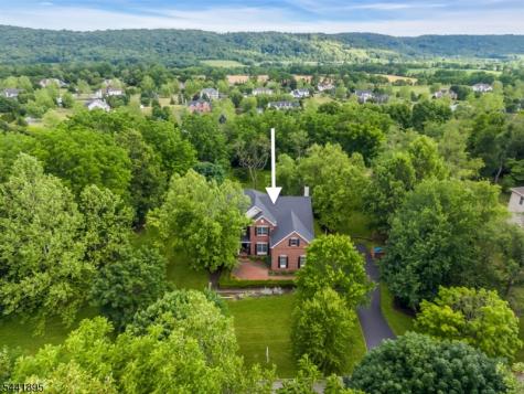 8 Steeplechase Lane Franklin NJ 08802