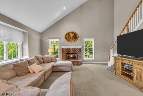 8 Steeplechase Lane Franklin NJ 08802