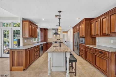 6 Park Lane Jefferson NJ 07438
