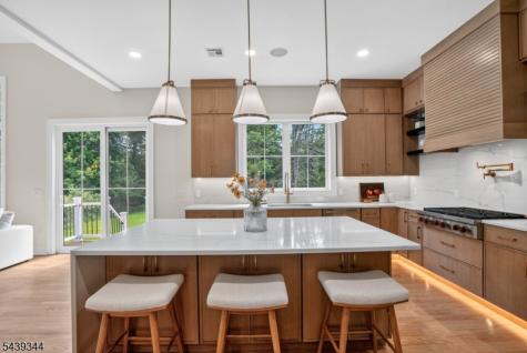 81 Ridge Drive Livingston NJ 07039