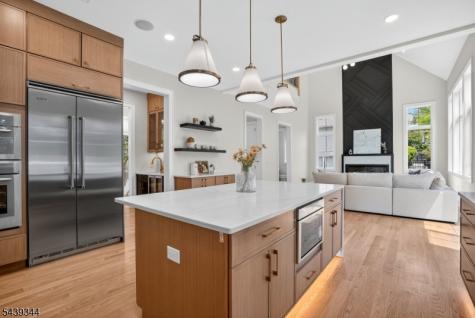 81 Ridge Drive Livingston NJ 07039