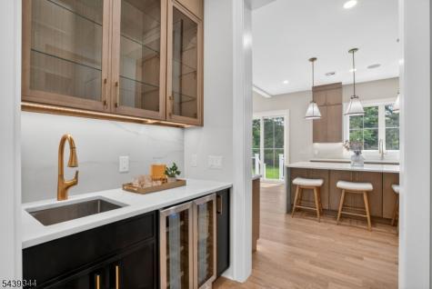 81 Ridge Drive Livingston NJ 07039