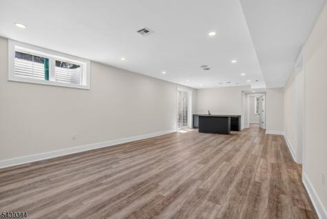 81 Ridge Drive Livingston NJ 07039