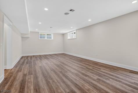 81 Ridge Drive Livingston NJ 07039