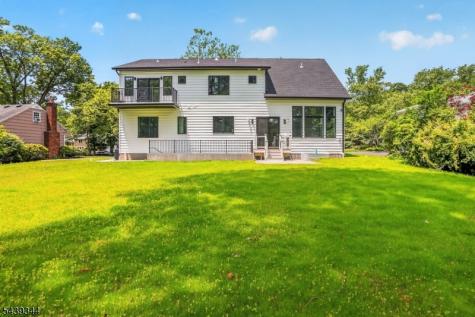 81 Ridge Drive Livingston NJ 07039