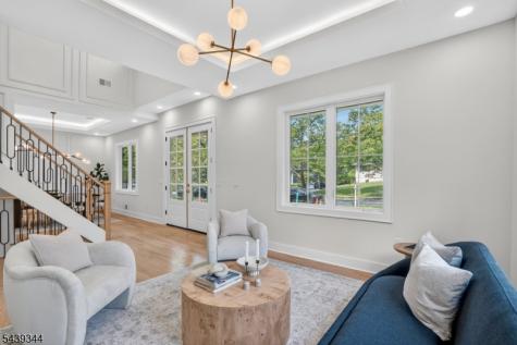 81 Ridge Drive Livingston NJ 07039