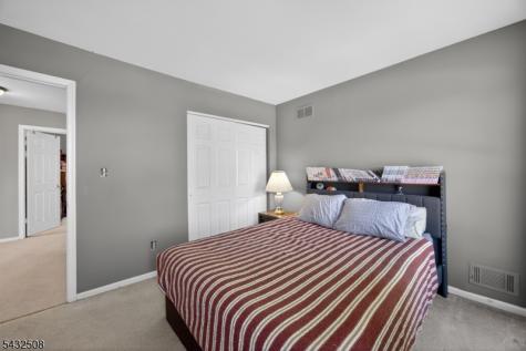 22 Lauren Lane Vernon NJ 07461