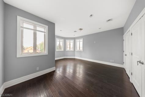 69 Summit Road Elizabeth NJ 07208