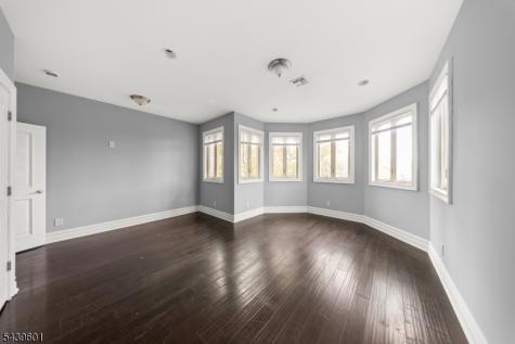 69 Summit Road Elizabeth NJ 07208