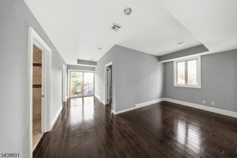 69 Summit Road Elizabeth NJ 07208