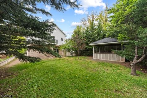69 Summit Road Elizabeth NJ 07208