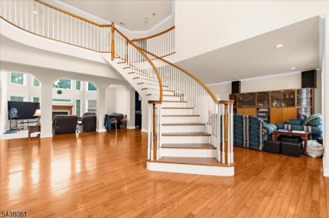 12 Manchur Court Raritan NJ 08822