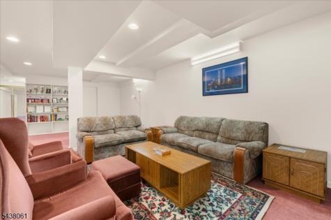 12 Manchur Court Raritan NJ 08822