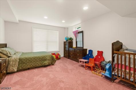12 Manchur Court Raritan NJ 08822