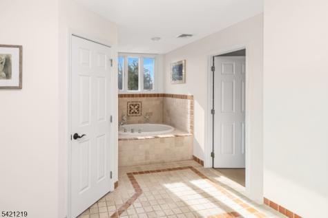 93 Bissell Road Tewksbury NJ 08833