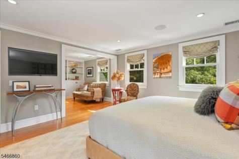 17 Old Oak Drive New Providence NJ 07901