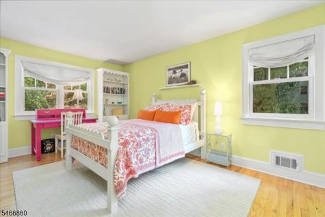 17 Old Oak Drive New Providence NJ 07901