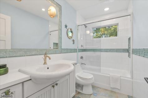17 Old Oak Drive New Providence NJ 07901