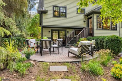 17 Old Oak Drive New Providence NJ 07901