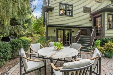 17 Old Oak Drive New Providence NJ 07901
