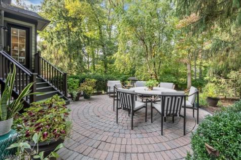 17 Old Oak Drive New Providence NJ 07901