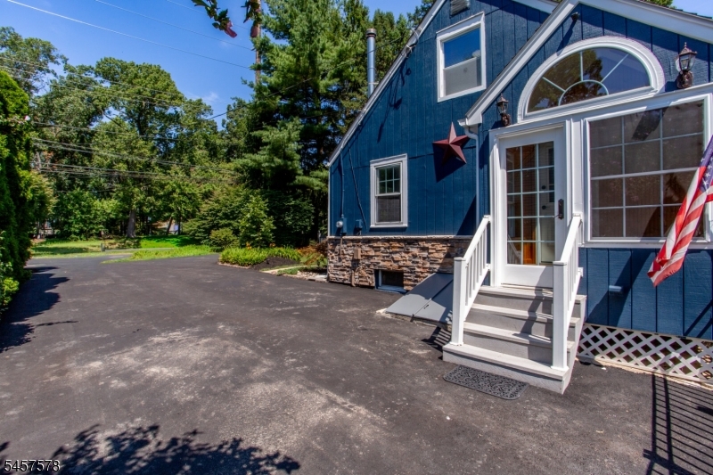 922 Us 202 N Readington NJ 08853