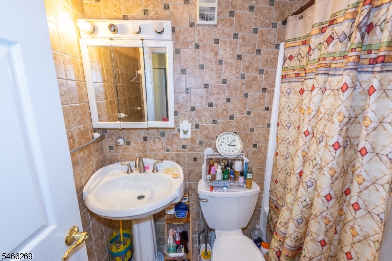 194 Pearl Street Paterson NJ 07501