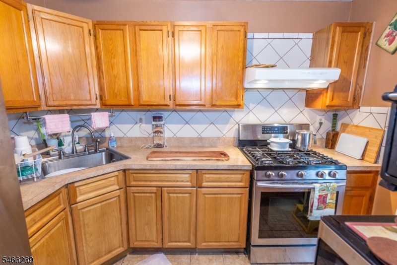 194 Pearl Street Paterson NJ 07501