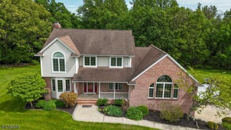 6 Meadow Lake Drive Hardwick NJ 07825