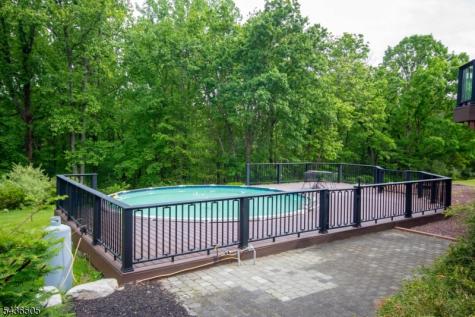 6 Meadow Lake Drive Hardwick NJ 07825