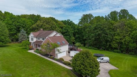 6 Meadow Lake Drive Hardwick NJ 07825