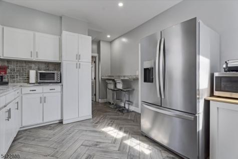 652 54 1st Avenue Elizabeth NJ 07202
