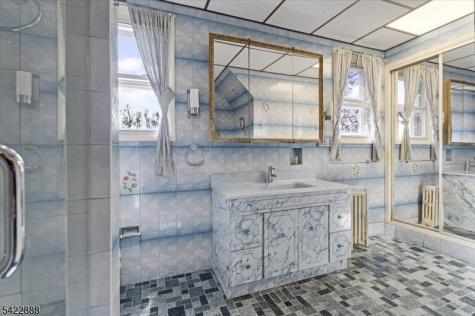 652 54 1st Avenue Elizabeth NJ 07202