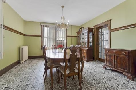 652 54 1st Avenue Elizabeth NJ 07202