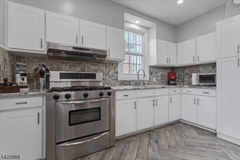 652 54 1st Avenue Elizabeth NJ 07202