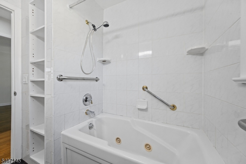 20 Suydam Avenue Edison NJ 08817