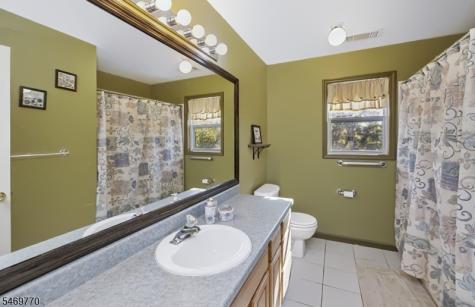 5 Worthington Road Knowlton NJ 07832