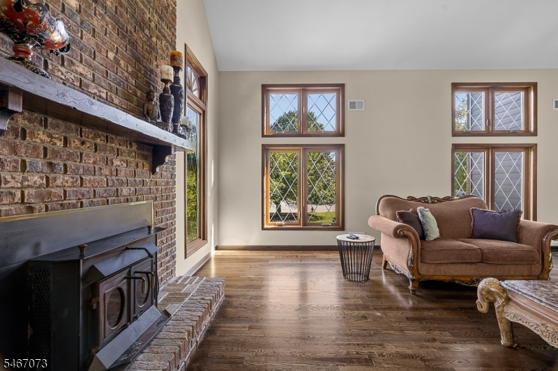 5 High Point Court Clinton NJ 08801