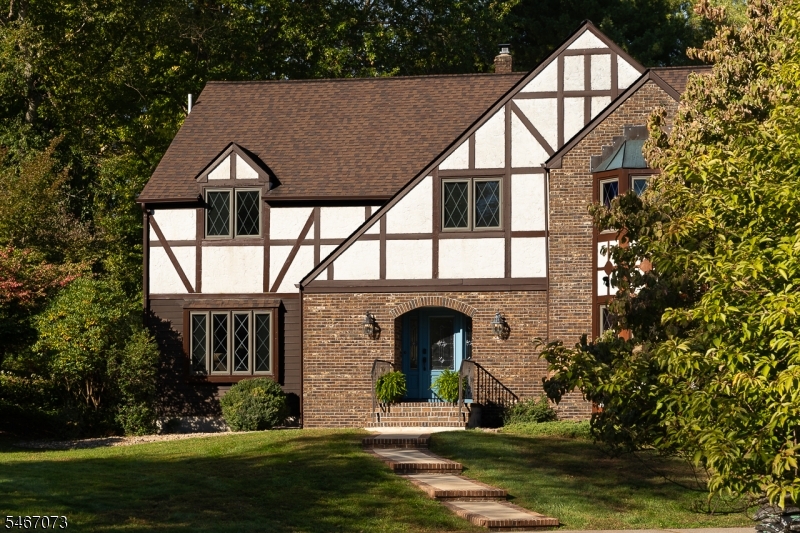 5 High Point Court Clinton NJ 08801