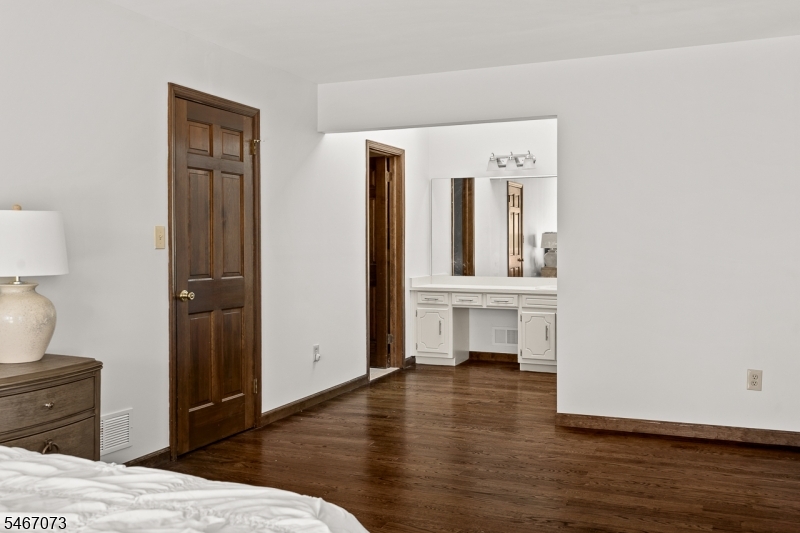 5 High Point Court Clinton NJ 08801