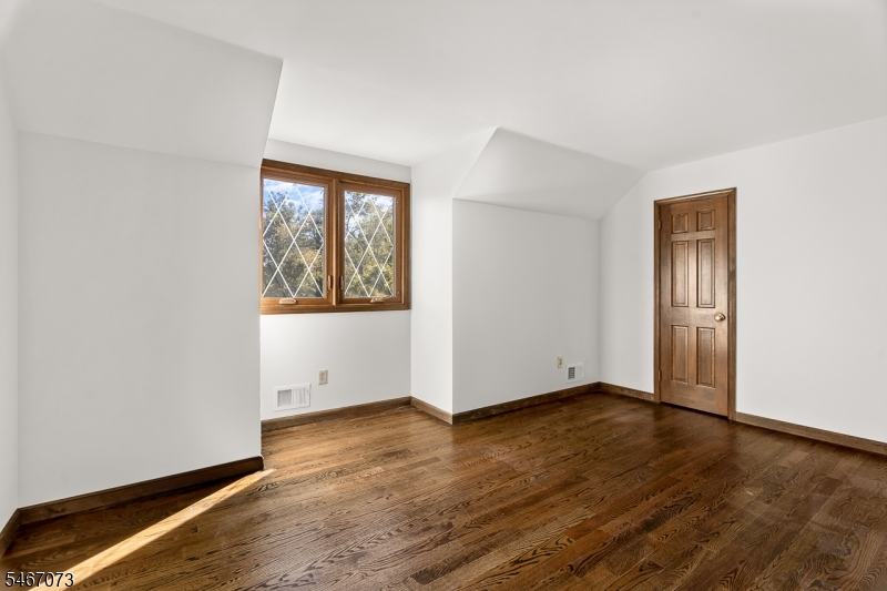 5 High Point Court Clinton NJ 08801