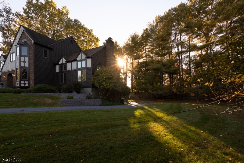 5 High Point Court Clinton NJ 08801