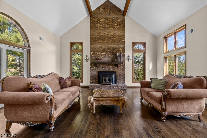 5 High Point Court Clinton NJ 08801