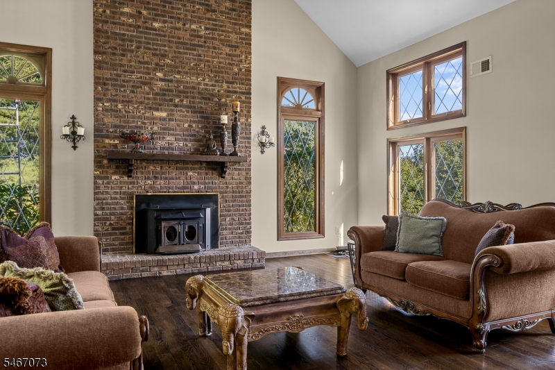 5 High Point Court Clinton NJ 08801