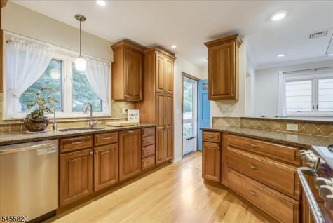 119 Squire Hill Road Montclair NJ 07043